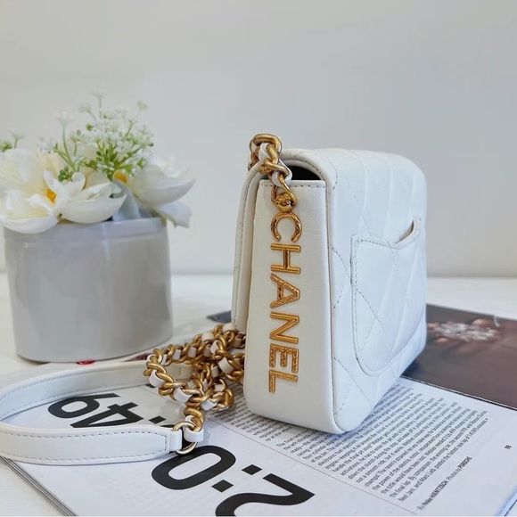 CHANEL 2021 WHITE LAMBSKIN SIDE NOTE SQUARE FLAP NEW - Picture 4 of 6